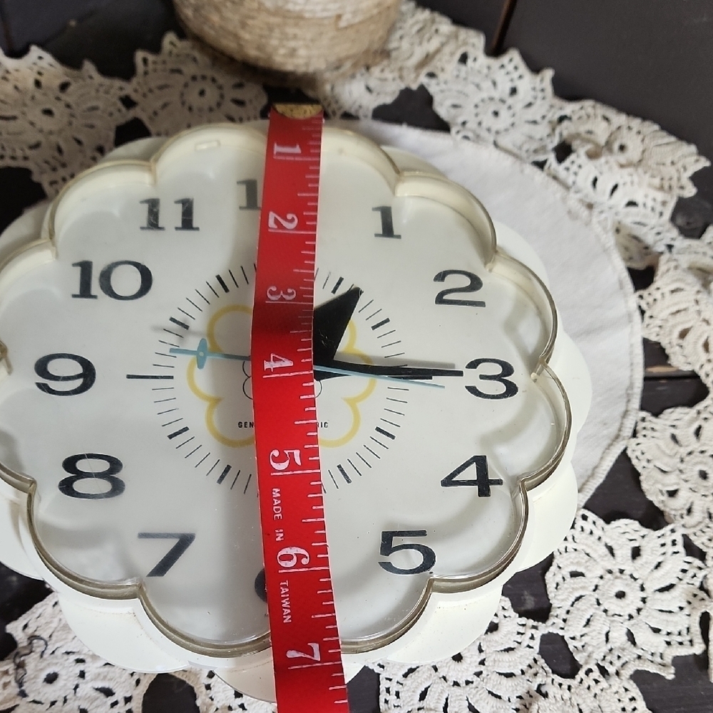 GE Vintage Cream Wall Clock - Picture 7 of 7